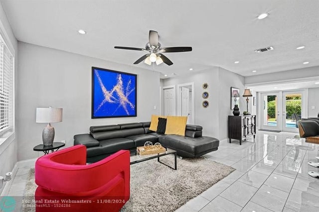 3 of 35 - 28 Ne 26th St, Wilton Manors, FL