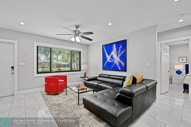 4 of 35 - 28 Ne 26th St, Wilton Manors, FL