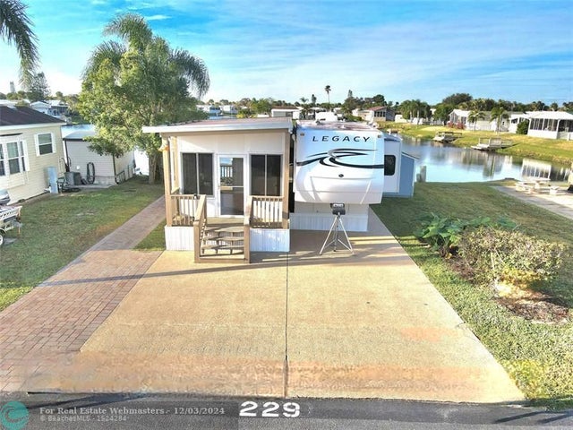 1 of 26 - 13860 Se 143rd Ave, Okeechobee, FL
