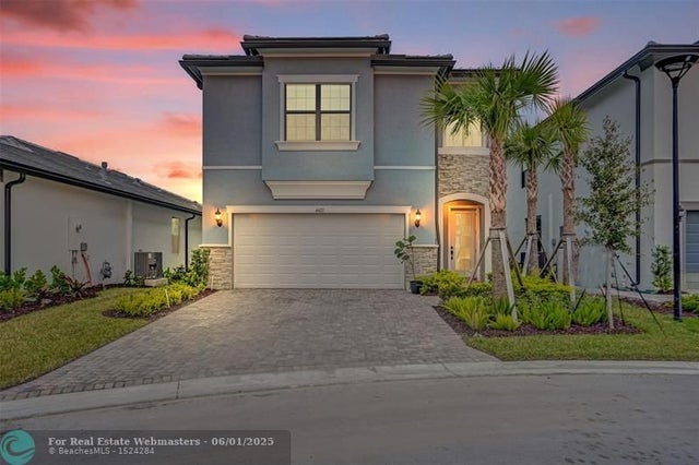 2 of 80 - 4422 S Silverwood Ln, Fort Lauderdale, FL