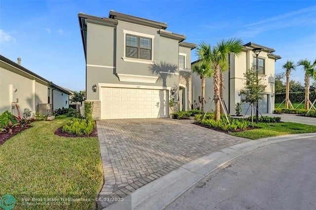 3 of 80 - 4422 S Silverwood Ln, Fort Lauderdale, FL