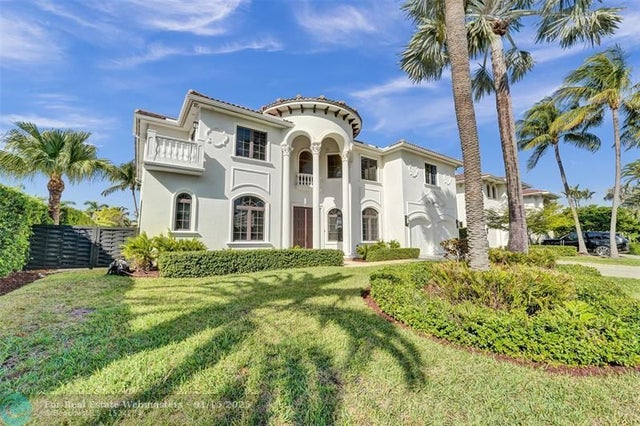 4 of 76 - 642 Palm Dr, Hallandale, FL