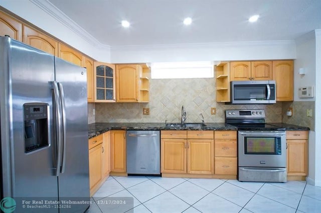 3 of 26 - 3711 Nw 23rd Place, Coconut Creek, FL