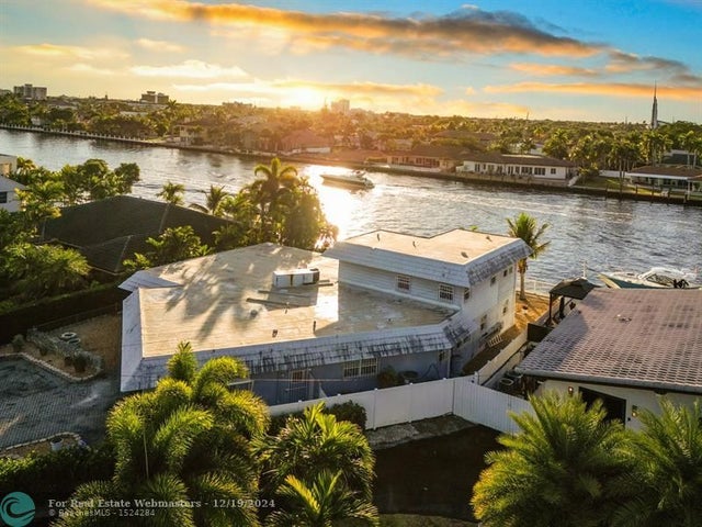 4 of 28 - 4621 W Tradewinds Ave, Lauderdale By The Sea, FL