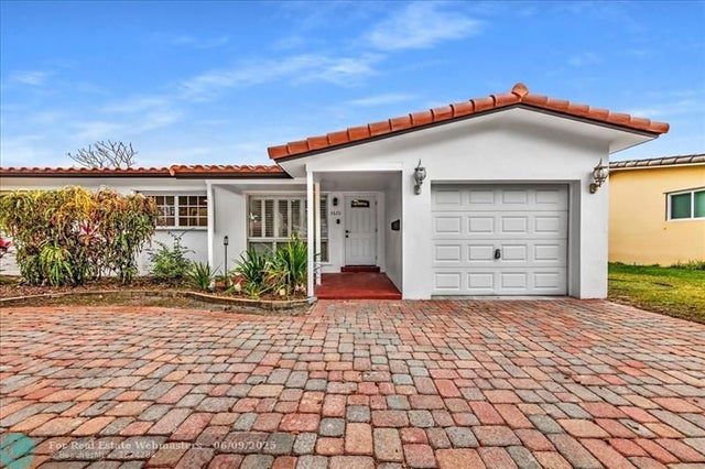 3 of 43 - 3820 Cleveland St, Hollywood, FL