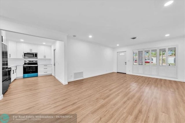 4 of 43 - 3820 Cleveland St, Hollywood, FL
