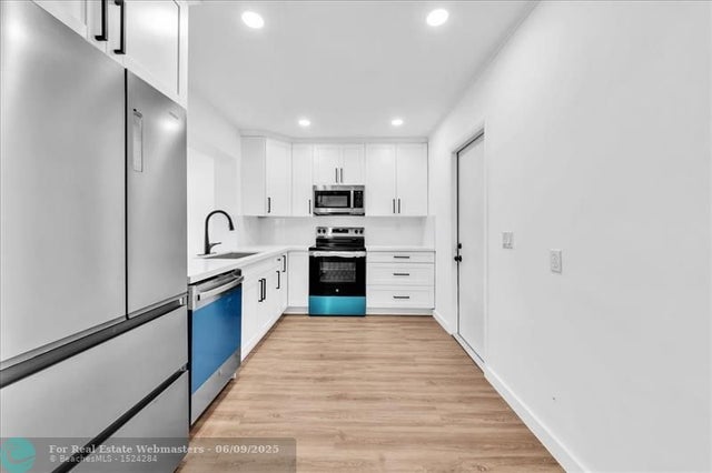 5 of 43 - 3820 Cleveland St, Hollywood, FL
