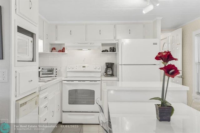 2 of 52 - 5670 Sw Cypress Dr, Fort Lauderdale, FL