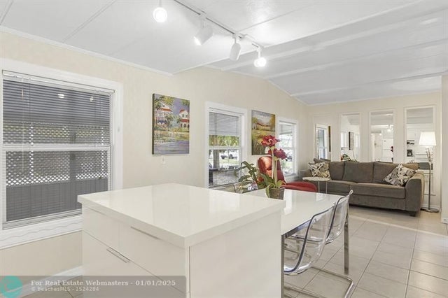 4 of 52 - 5670 Sw Cypress Dr, Fort Lauderdale, FL