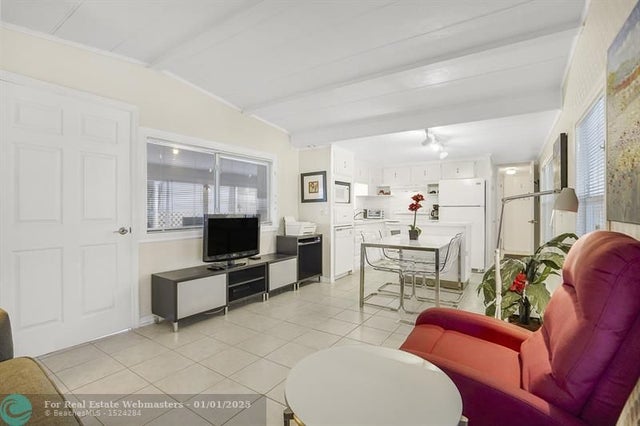 5 of 52 - 5670 Sw Cypress Dr, Fort Lauderdale, FL