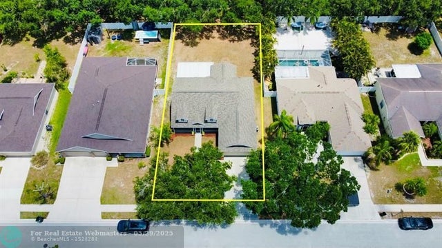 3 of 41 - 4147 Kingsfield Dr, Parrish, FL