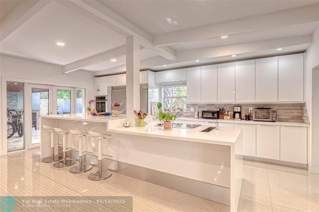 5 of 35 - 2642 Barbara Dr, Fort Lauderdale, FL