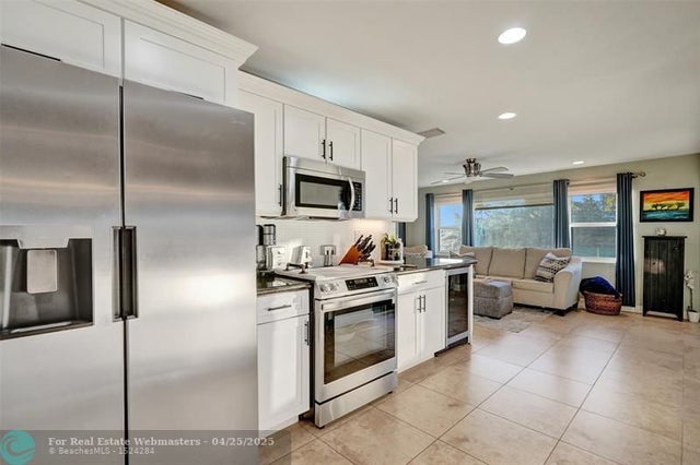 2 of 79 - 4909 N Travelers Palm Ln, Tamarac, FL