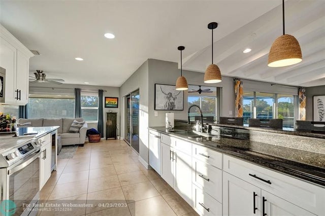 3 of 79 - 4909 N Travelers Palm Ln, Tamarac, FL