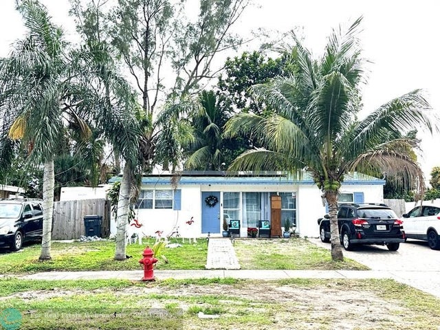 1 of 16 - 578 Tallulah Rd, Lake Worth, FL