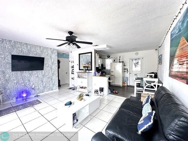 2 of 16 - 578 Tallulah Rd, Lake Worth, FL