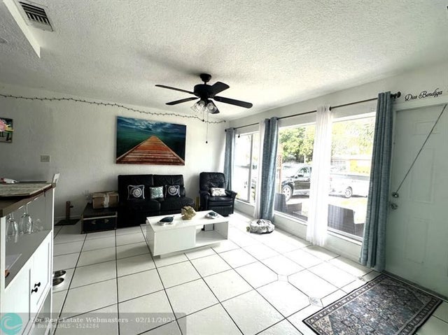 3 of 16 - 578 Tallulah Rd, Lake Worth, FL