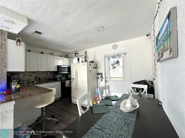 5 of 16 - 578 Tallulah Rd, Lake Worth, FL