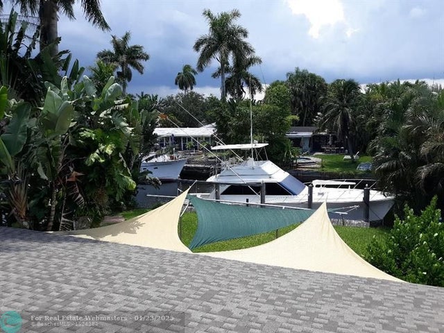 3 of 25 - 2503 Andros Ln, Fort Lauderdale, FL
