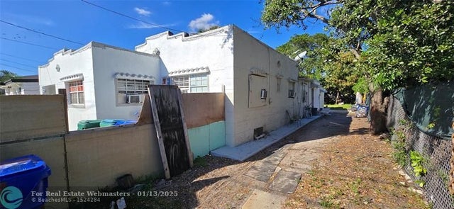 2 of 6 - 781 Nw 30th St, Miami, FL