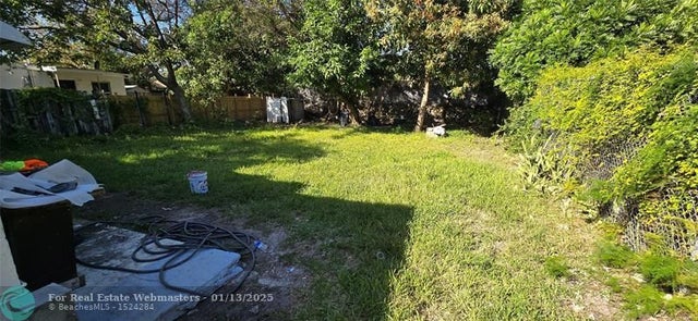 4 of 6 - 781 Nw 30th St, Miami, FL