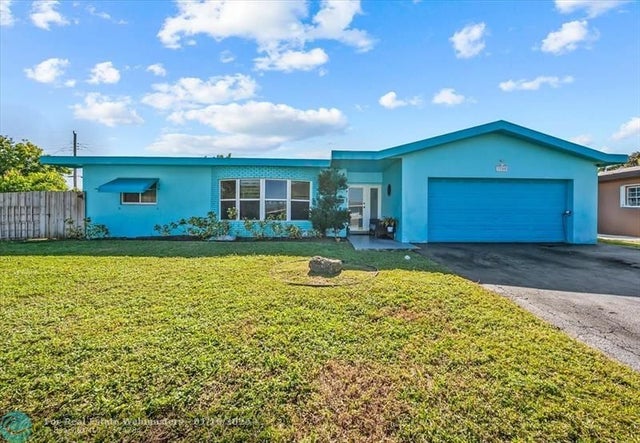 1 of 26 - 3700 Nw 25th St, Lauderdale Lakes, FL