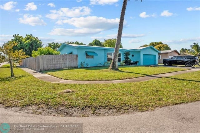 2 of 26 - 3700 Nw 25th St, Lauderdale Lakes, FL