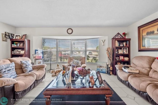 5 of 26 - 3700 Nw 25th St, Lauderdale Lakes, FL