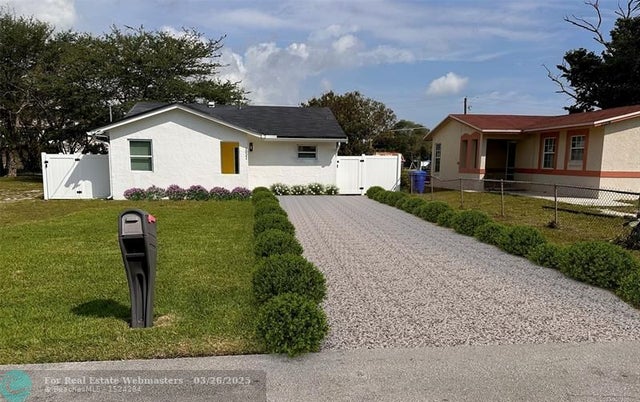 1 of 10 - 1021 Nw 5th Ct, Fort Lauderdale, FL
