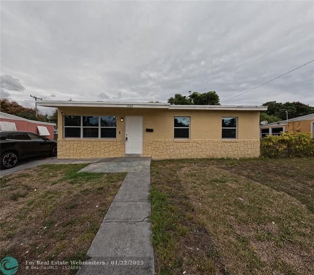 1 of 35 - 1365 11th St, West Palm Beach, FL