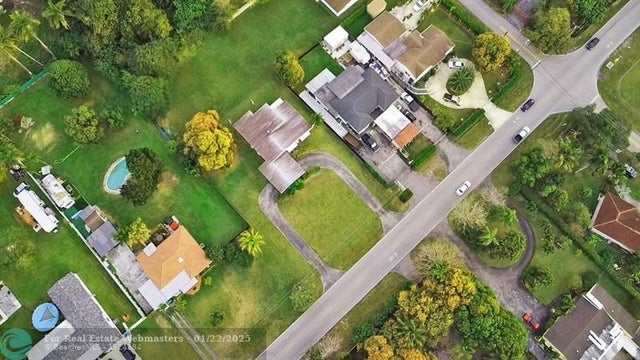 5 of 40 - 13945 N Miami Ave, Miami, FL