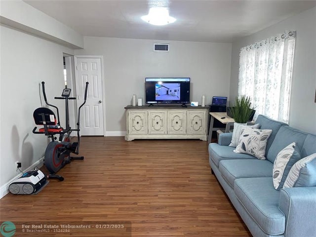 4 of 58 - 5813 Nw 18th Ct, Margate, FL