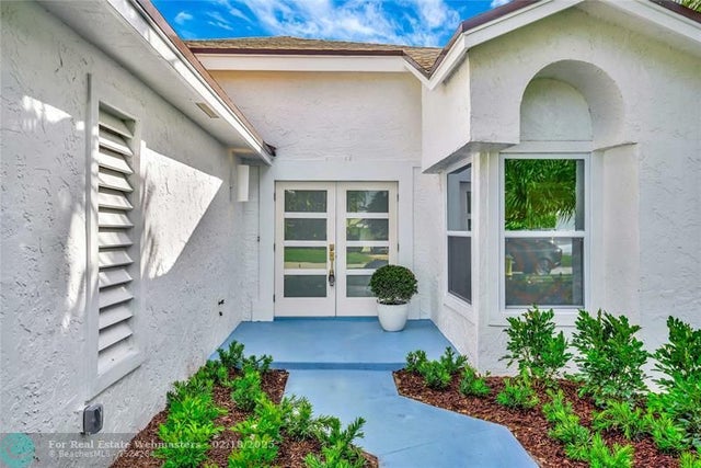 2 of 7 - 6121 Brandon St, West Palm Beach, FL