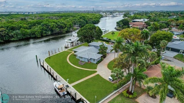 2 of 93 - 2390 Sw 27th Te, Fort Lauderdale, FL