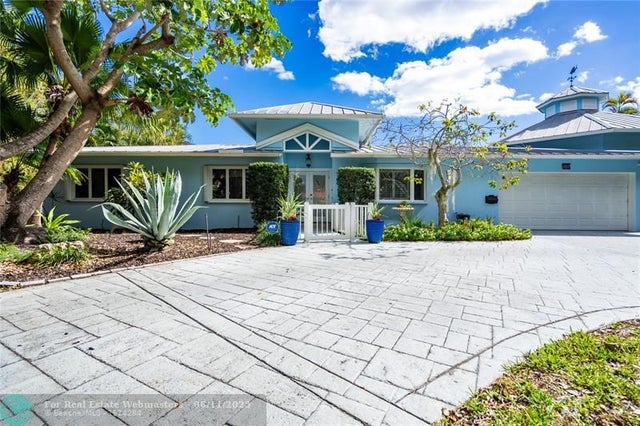 3 of 74 - 2432 Ne 22nd Ave, Lighthouse Point, FL