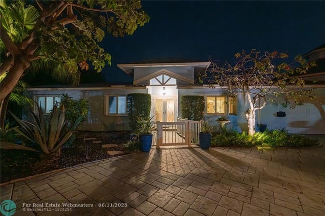 4 of 74 - 2432 Ne 22nd Ave, Lighthouse Point, FL
