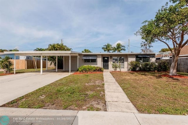 1 of 33 - 1338 Crest Dr, Lake Worth, FL