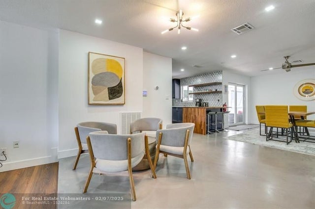 1 of 27 - 3530 Ne 13th Ave, Oakland Park, FL