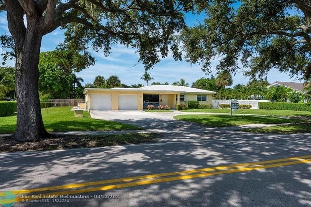 2 of 44 - 2021 Ne 24th St, Lighthouse Point, FL