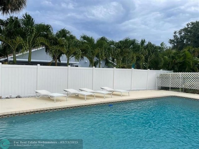 4 of 44 - 2021 Ne 24th St, Lighthouse Point, FL