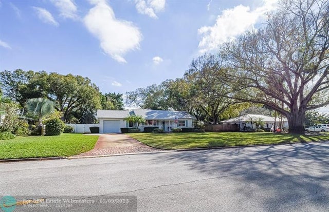 1 of 63 - 2180 Seville Ave, Vero Beach, FL