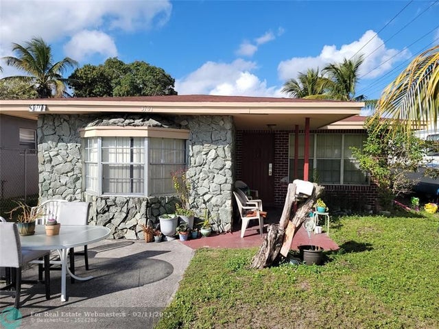 1 of 9 - 3101 Sw 12th Pl, Fort Lauderdale, FL