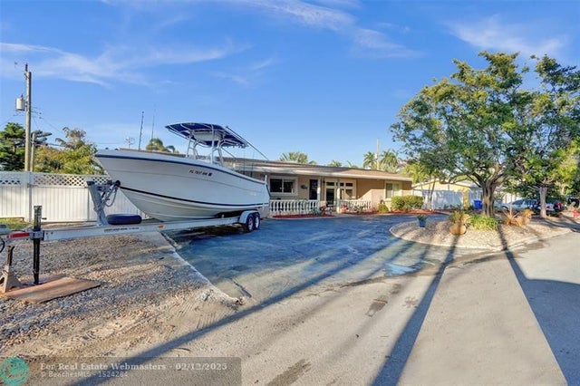 3 of 69 - 2585 Se 3rd St, Pompano Beach, FL