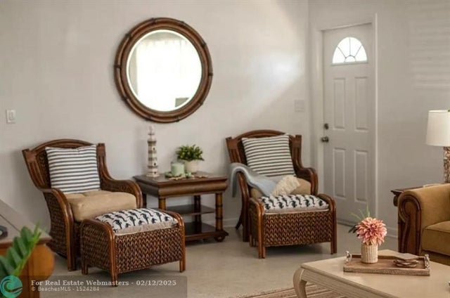 4 of 16 - 3232 Ne 15th St, Pompano Beach, FL
