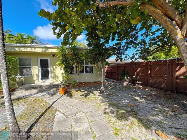 4 of 52 - 1918 Johnson St, Hollywood, FL