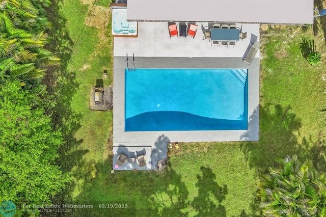 1 of 51 - 410 E Country Club Cir, Plantation, FL