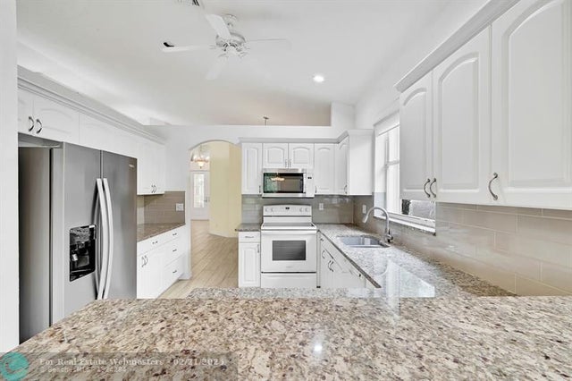 2 of 60 - 10410 Gold Leaf Dr, Boynton Beach, FL