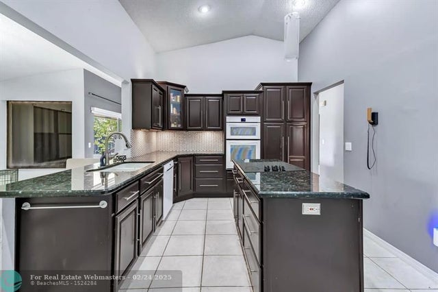 5 of 23 - 5720 W Waterford Dr, Davie, FL