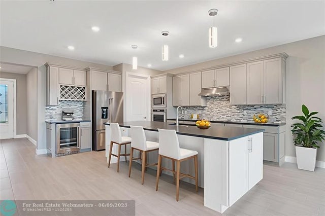 4 of 44 - 4088 Basket Oak Cir, Vero Beach, FL
