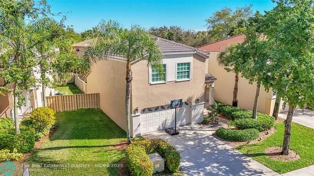 1 of 43 - 10615 Nw 12th Ct, Plantation, FL